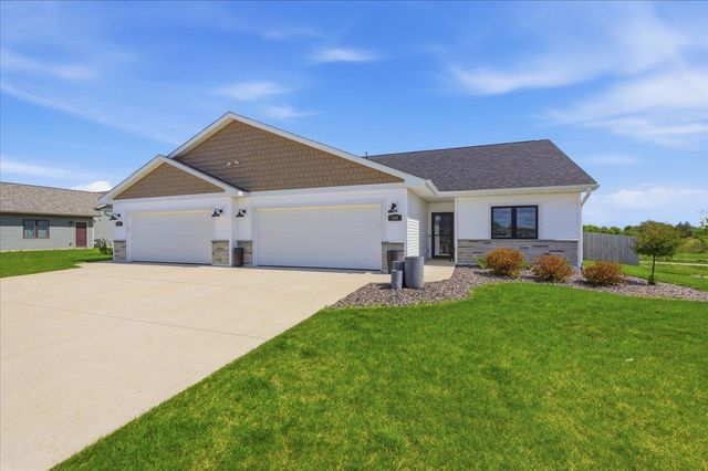 588 Stonewood Court, Evansville, WI 53536