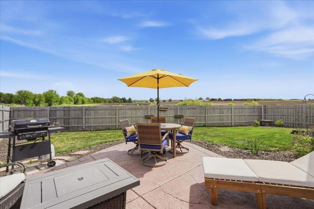 588 Stonewood Court, Evansville, WI 53536