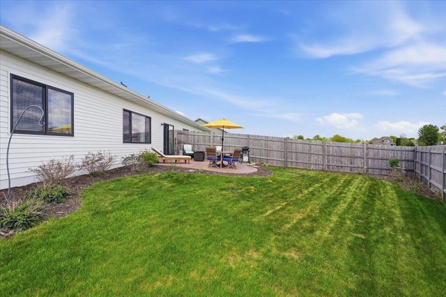 588 Stonewood Court, Evansville, WI 53536