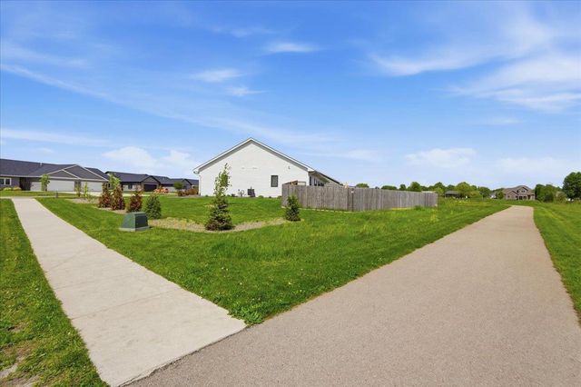 588 Stonewood Court, Evansville, WI 53536