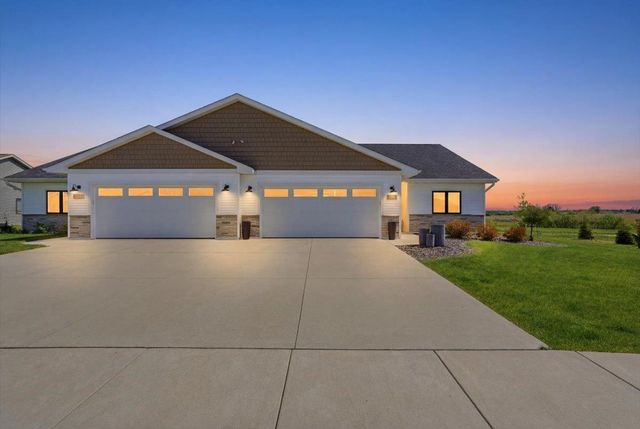 588 Stonewood Court, Evansville, WI 53536