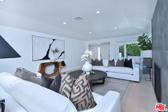 19061 Wells Drive, Los Angeles, CA 91356
