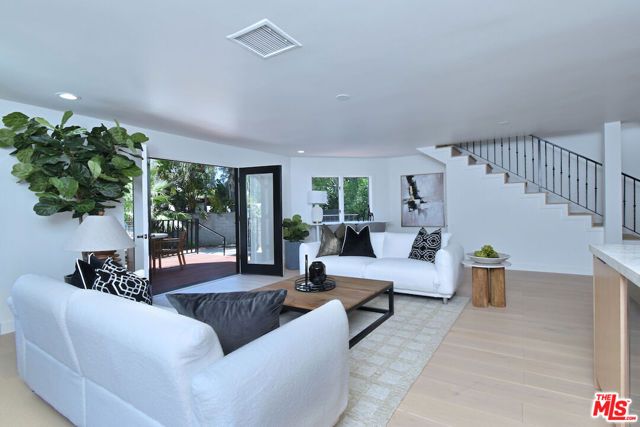 19061 Wells Drive, Los Angeles, CA 91356