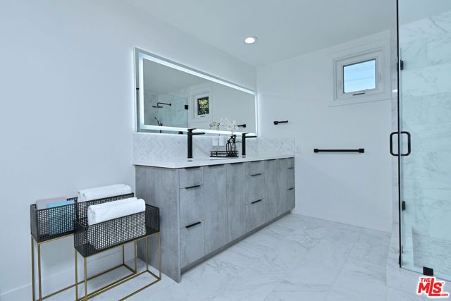 19061 Wells Drive, Los Angeles, CA 91356