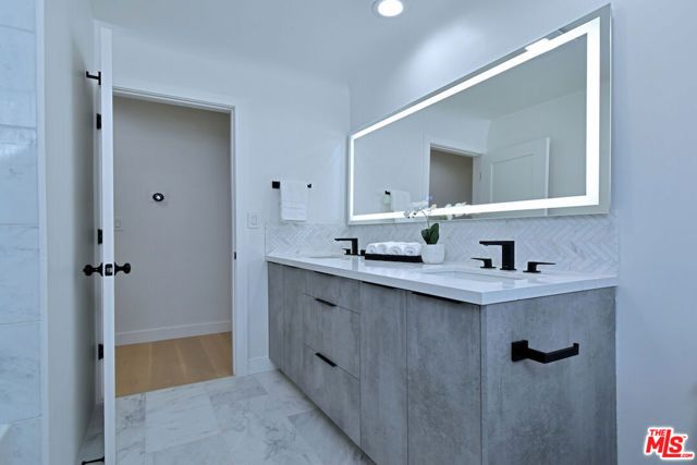 19061 Wells Drive, Los Angeles, CA 91356