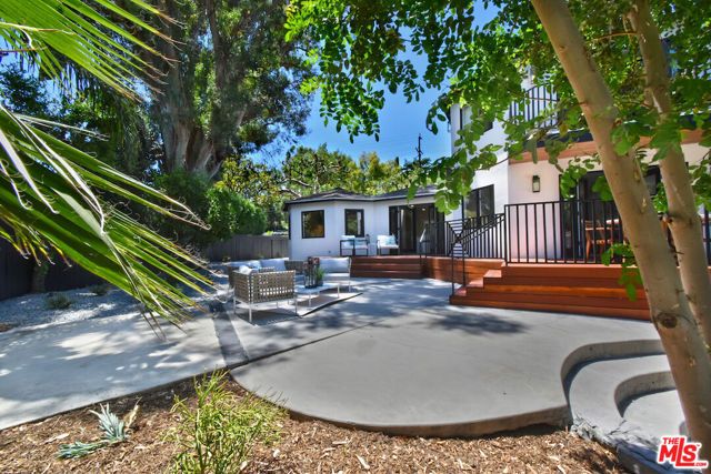19061 Wells Drive, Los Angeles, CA 91356