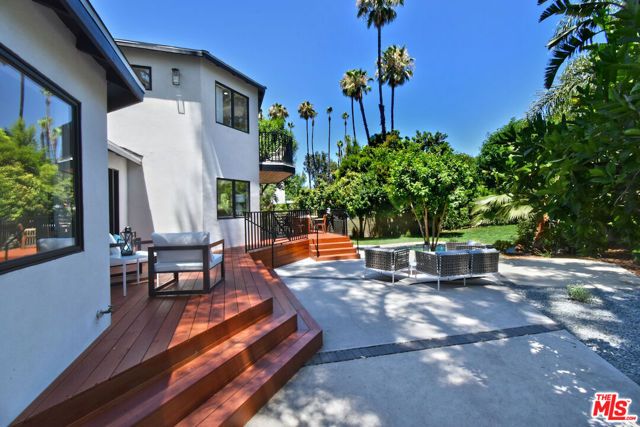19061 Wells Drive, Los Angeles, CA 91356