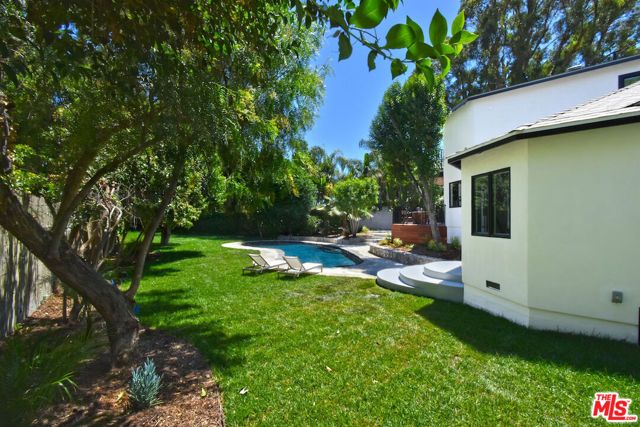 19061 Wells Drive, Los Angeles, CA 91356