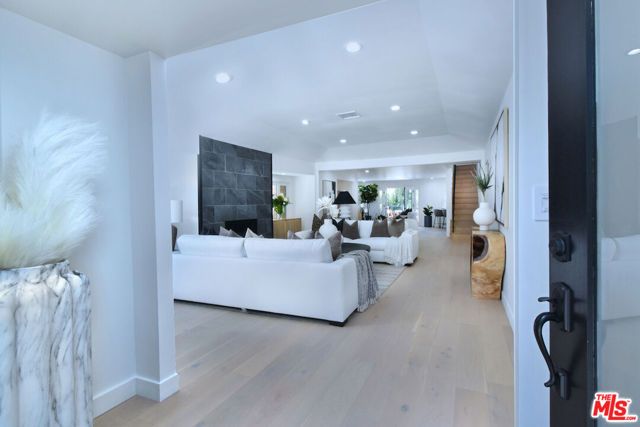 19061 Wells Drive, Los Angeles, CA 91356