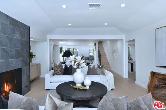 19061 Wells Drive, Los Angeles, CA 91356