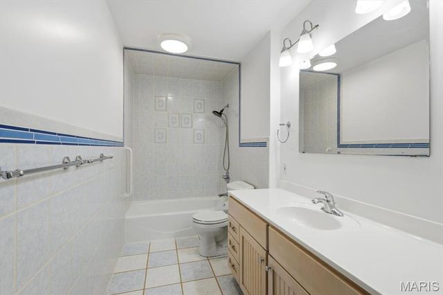 113 High Valley Drive, Chesterfield, MO 63017