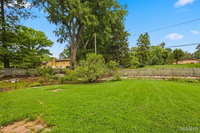 113 High Valley Drive, Chesterfield, MO 63017