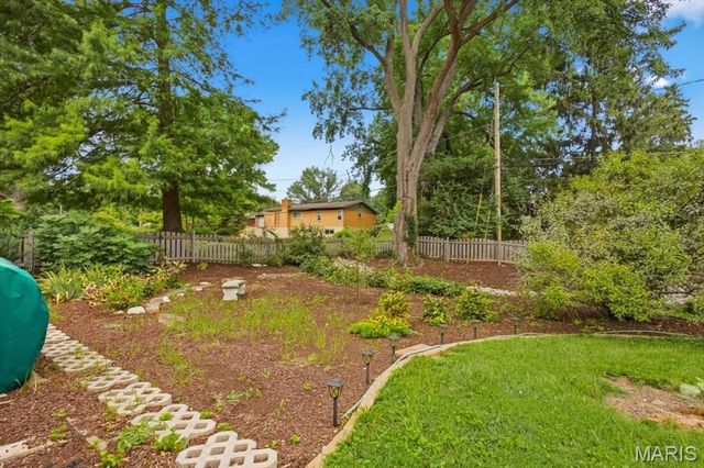 113 High Valley Drive, Chesterfield, MO 63017