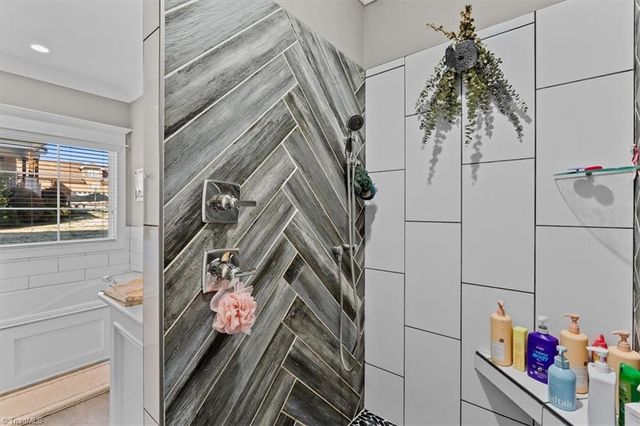 1342 Driftwood Acres Drive, Kernersville, NC 27284