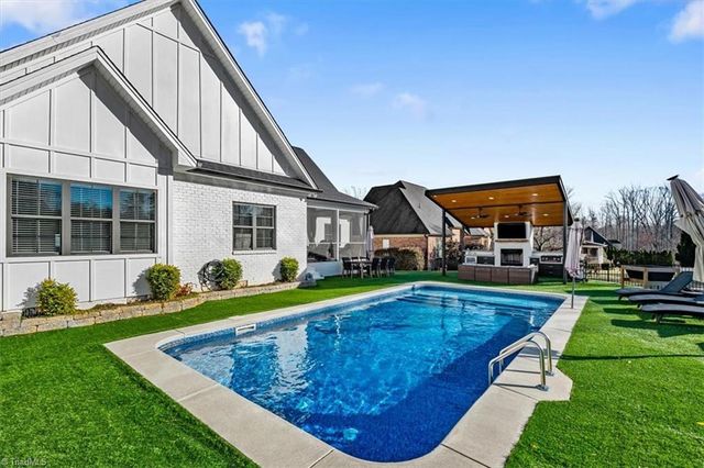 1342 Driftwood Acres Drive, Kernersville, NC 27284