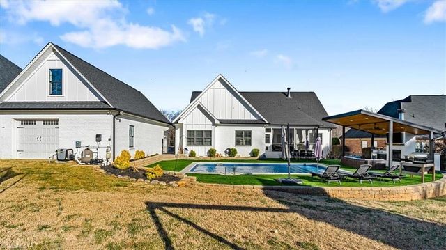 1342 Driftwood Acres Drive, Kernersville, NC 27284