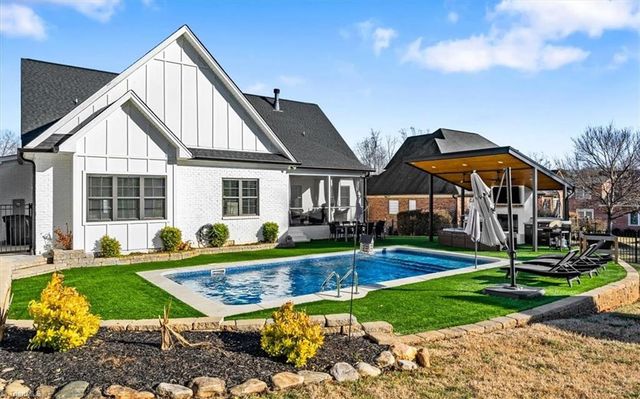 1342 Driftwood Acres Drive, Kernersville, NC 27284