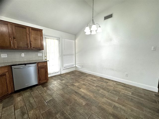 2320 Chestnut Way, Bedford, TX 76022