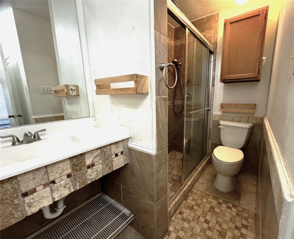 2320 Chestnut Way, Bedford, TX 76022