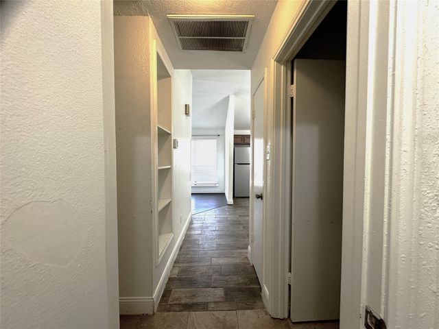 2320 Chestnut Way, Bedford, TX 76022