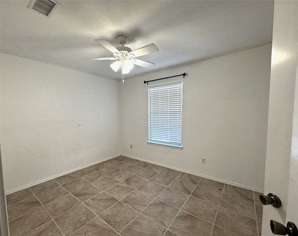 2320 Chestnut Way, Bedford, TX 76022