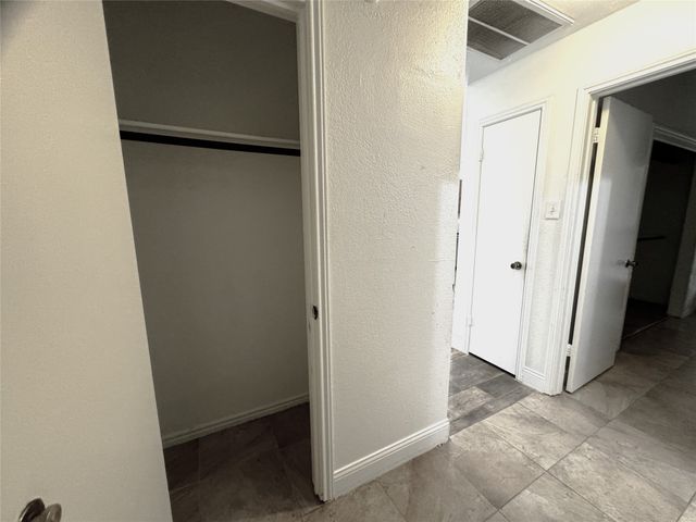 2320 Chestnut Way, Bedford, TX 76022