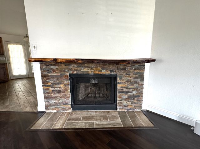 2320 Chestnut Way, Bedford, TX 76022