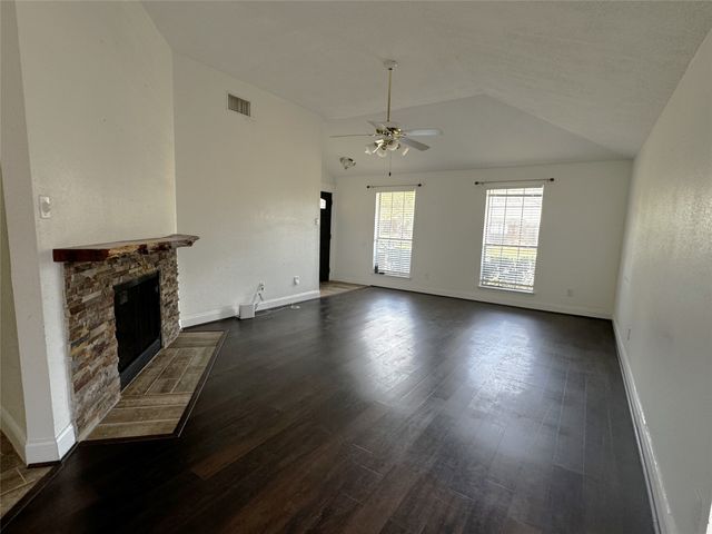 2320 Chestnut Way, Bedford, TX 76022