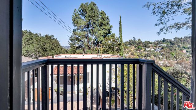 2338 Lake View Avenue, Los Angeles, CA 90039