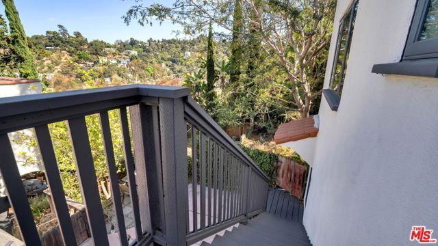 2338 Lake View Avenue, Los Angeles, CA 90039