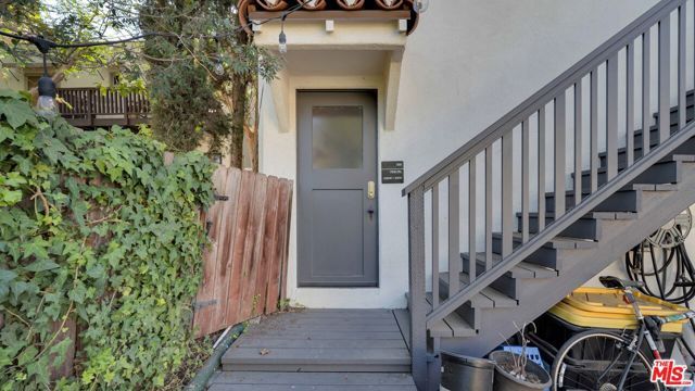 2338 Lake View Avenue, Los Angeles, CA 90039