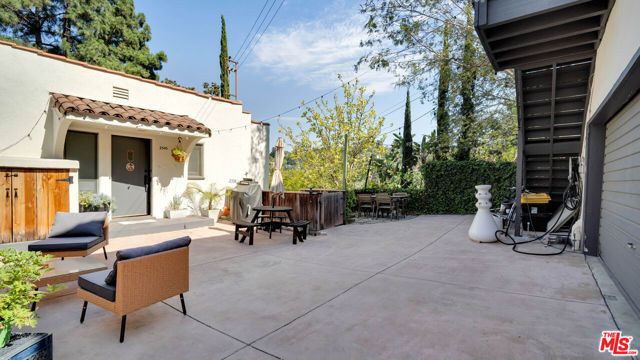 2338 Lake View Avenue, Los Angeles, CA 90039