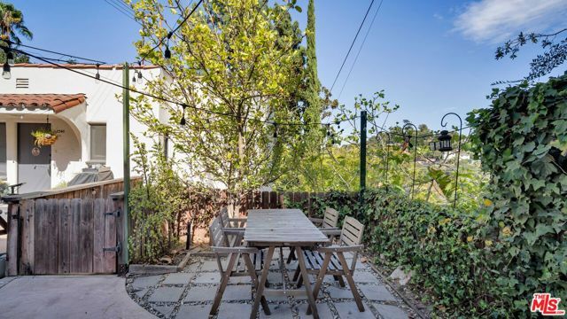 2338 Lake View Avenue, Los Angeles, CA 90039