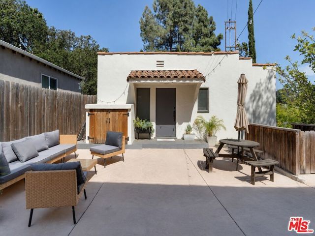 2338 Lake View Avenue, Los Angeles, CA 90039