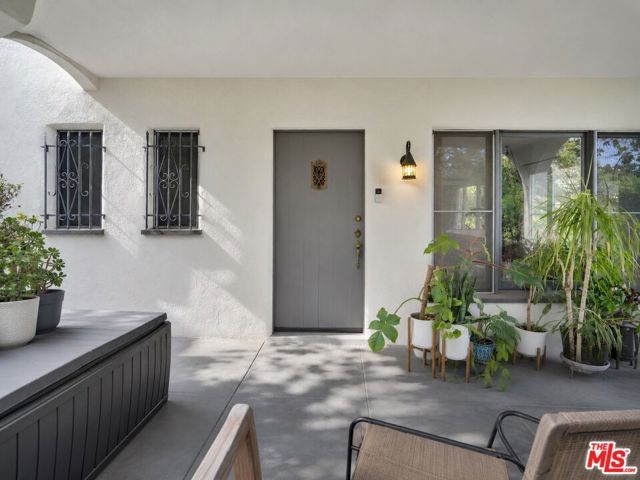 2338 Lake View Avenue, Los Angeles, CA 90039