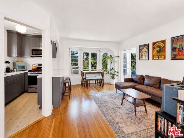 2338 Lake View Avenue, Los Angeles, CA 90039
