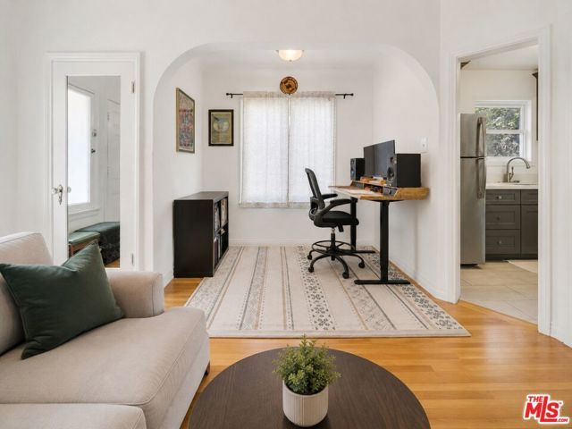 2338 Lake View Avenue, Los Angeles, CA 90039