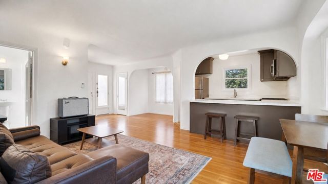 2338 Lake View Avenue, Los Angeles, CA 90039