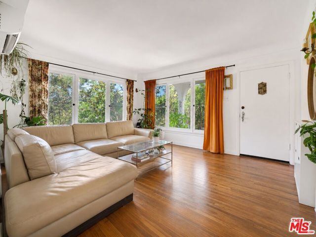 2338 Lake View Avenue, Los Angeles, CA 90039