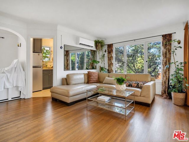 2338 Lake View Avenue, Los Angeles, CA 90039