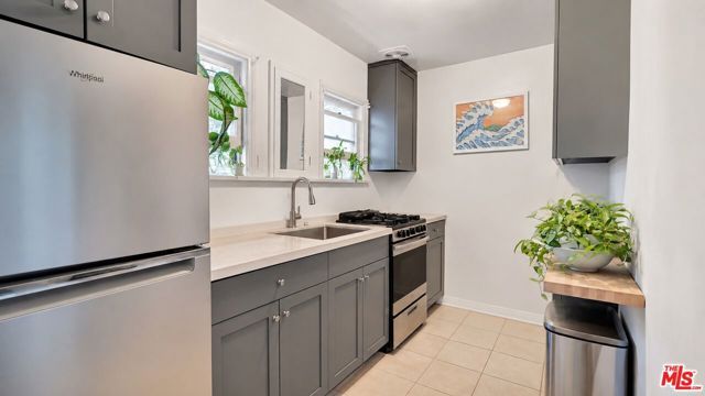2338 Lake View Avenue, Los Angeles, CA 90039