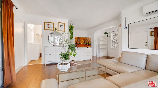 2338 Lake View Avenue, Los Angeles, CA 90039