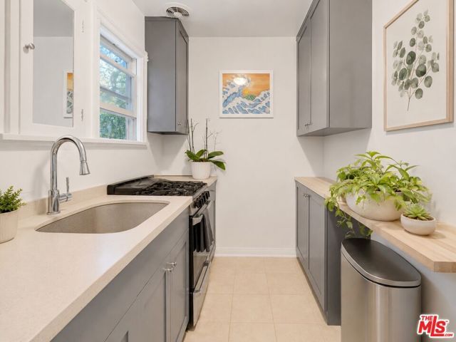 2338 Lake View Avenue, Los Angeles, CA 90039