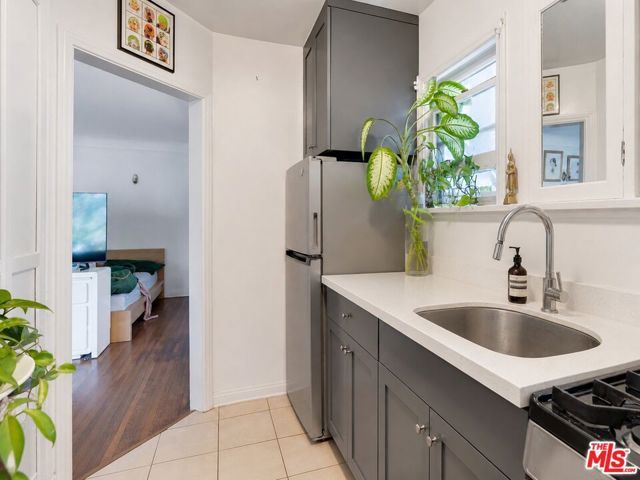 2338 Lake View Avenue, Los Angeles, CA 90039