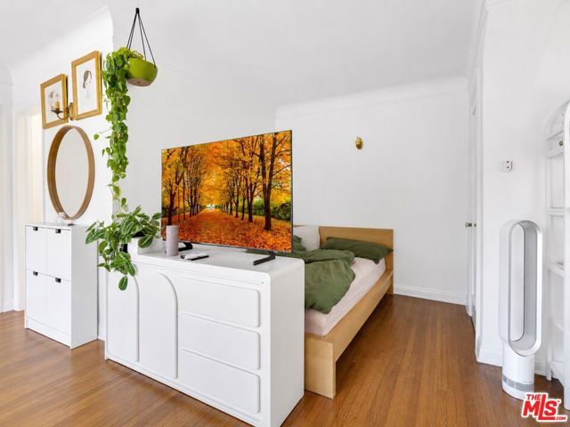 2338 Lake View Avenue, Los Angeles, CA 90039
