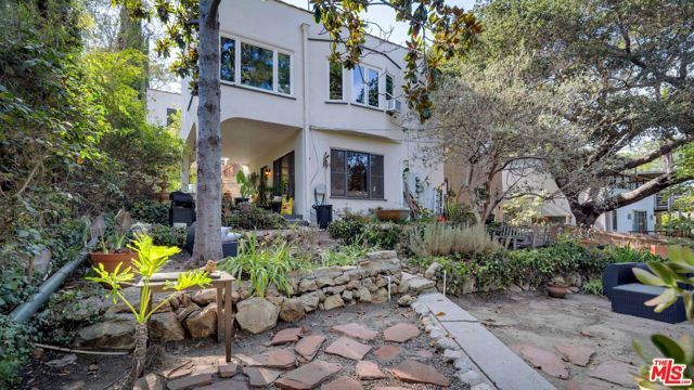 2338 Lake View Avenue, Los Angeles, CA 90039