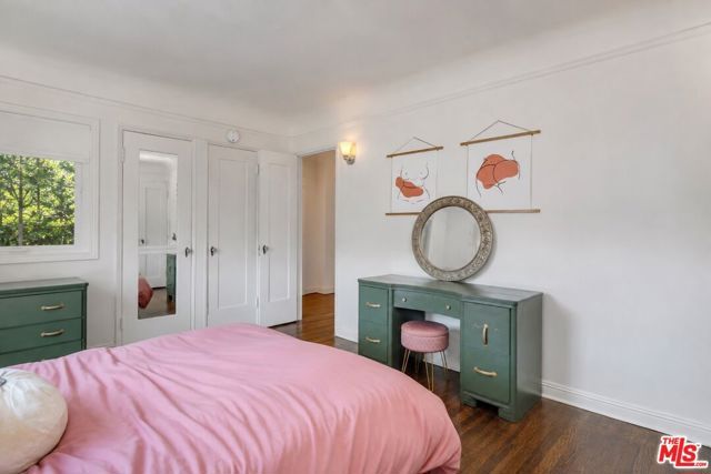 2338 Lake View Avenue, Los Angeles, CA 90039