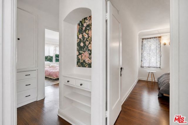 2338 Lake View Avenue, Los Angeles, CA 90039