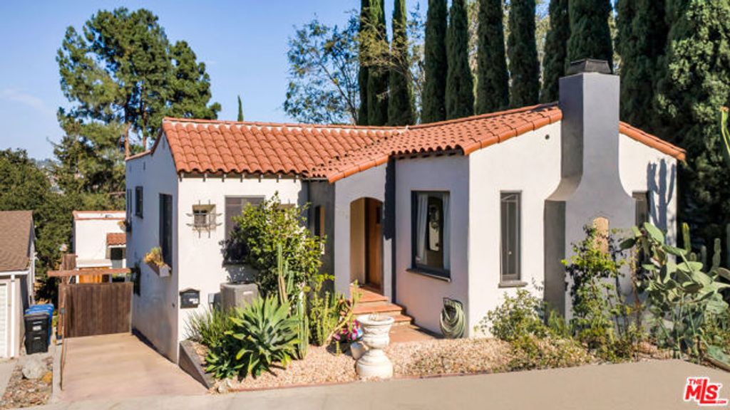 2338 Lake View Avenue, Los Angeles, CA 90039