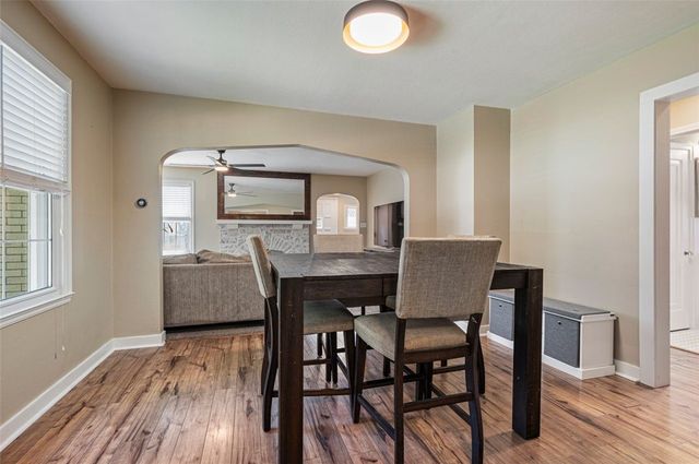 8577 Peebles Rd, Mccandless, PA 15237